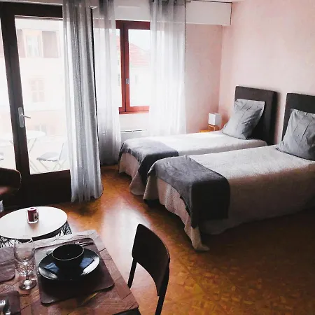 Paisible Studio Avec Agréable Loggia Et Vue Dégagée * Aix-les-Bains