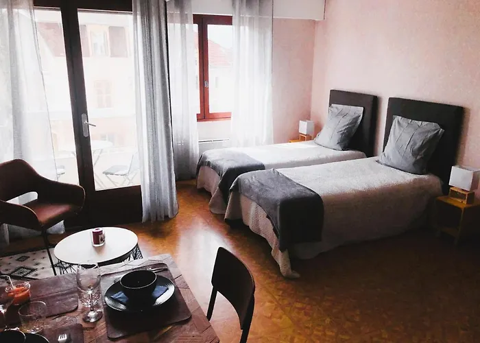 Paisible Studio Avec Agreable Loggia 2 Mn Du Centre * אקס-לה-באינס